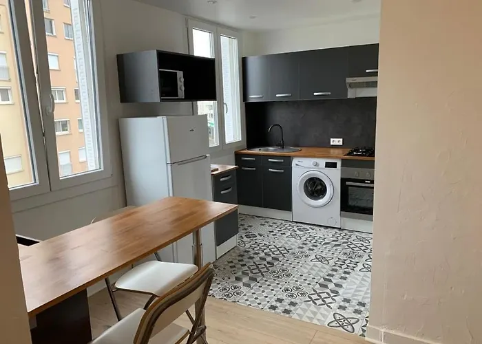 Et Lumineux A * Dijon